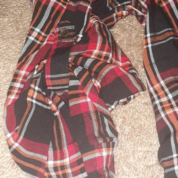 Simply Emma Plaid Button Shirt - Picture 4 of 9